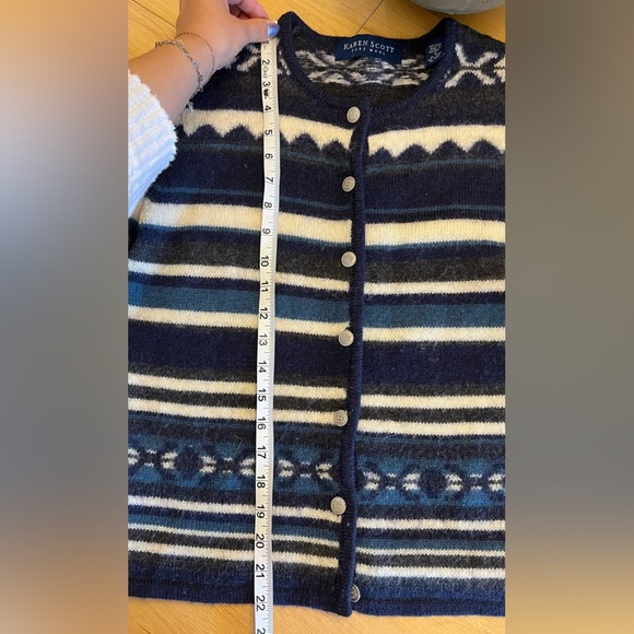 Karen Scott Women's Blue & Cream Vintage Print Pure Wool Fair Isle Sweater - Picture 5 of 7